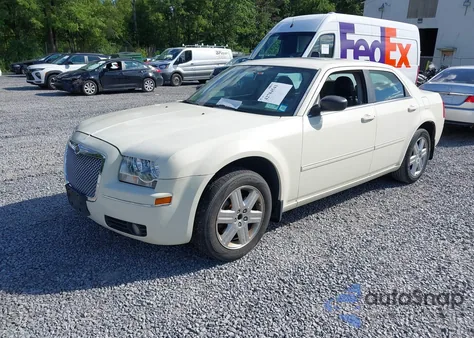 2006 Chrysler 300 Touring z USA, uszkodzony, nr VIN 2C3LK53G66H166836